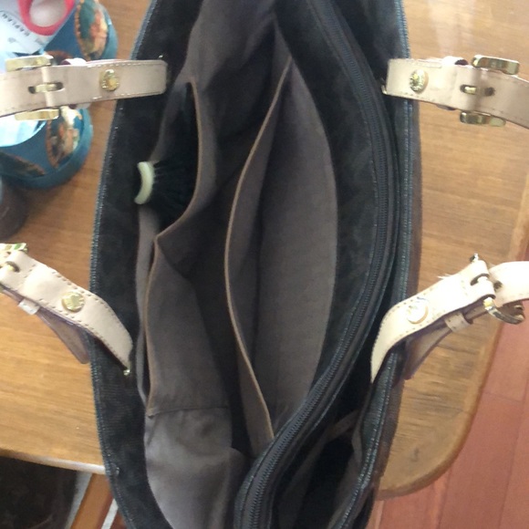 Michael Kors Horizontal Tote - Picture 3 of 9